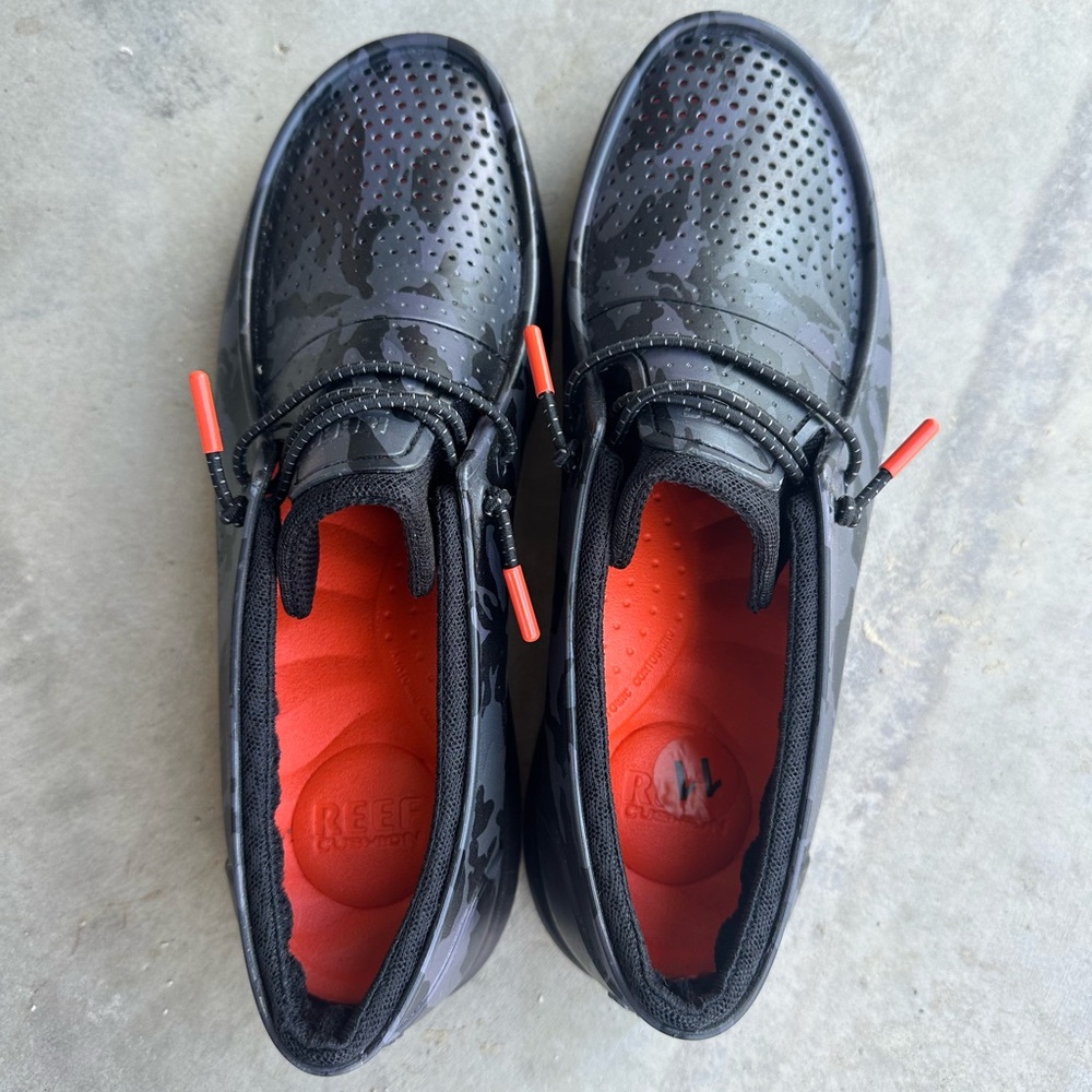 Reef Black and Red Men's Shoes